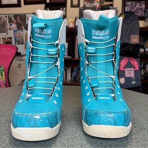 ThirtyTwo Women's 86 FT Snowboard Boots (Blue) - Women’s 9